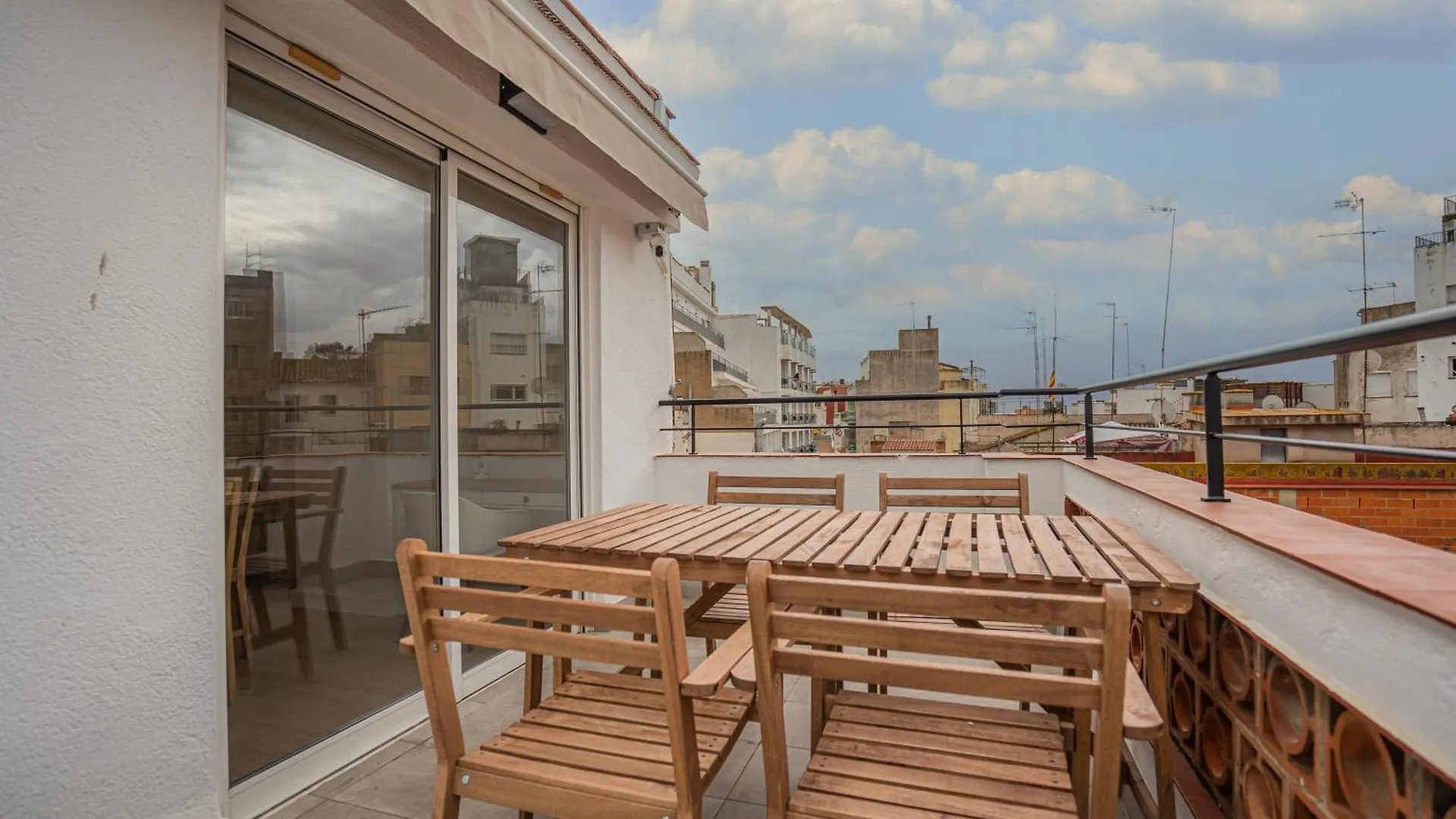 HOSTAL-PENSIÓN Y APARTAMENTO el MOLI Lloret de Mar