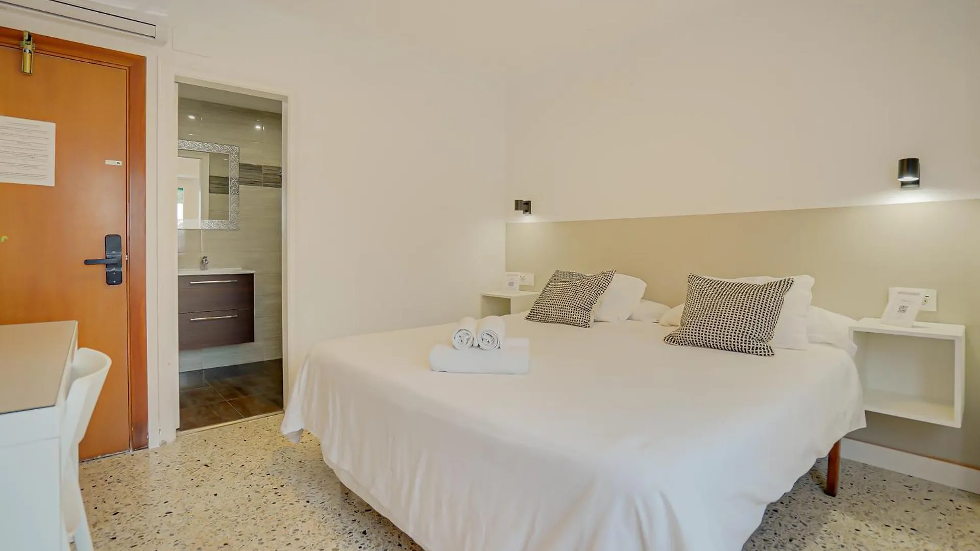 HOSTAL-PENSIÓN Y APARTAMENTO el MOLI Lloret de Mar
