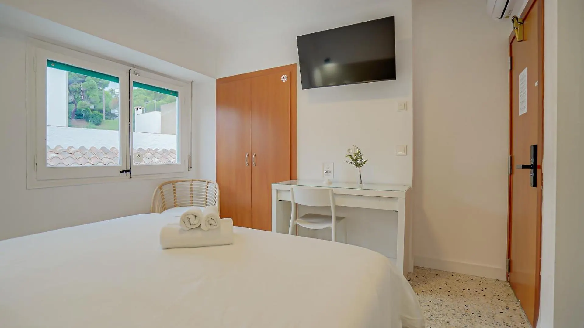 HOSTAL-PENSIÓN Y APARTAMENTO el MOLI Lloret de Mar 2*,  Espanha